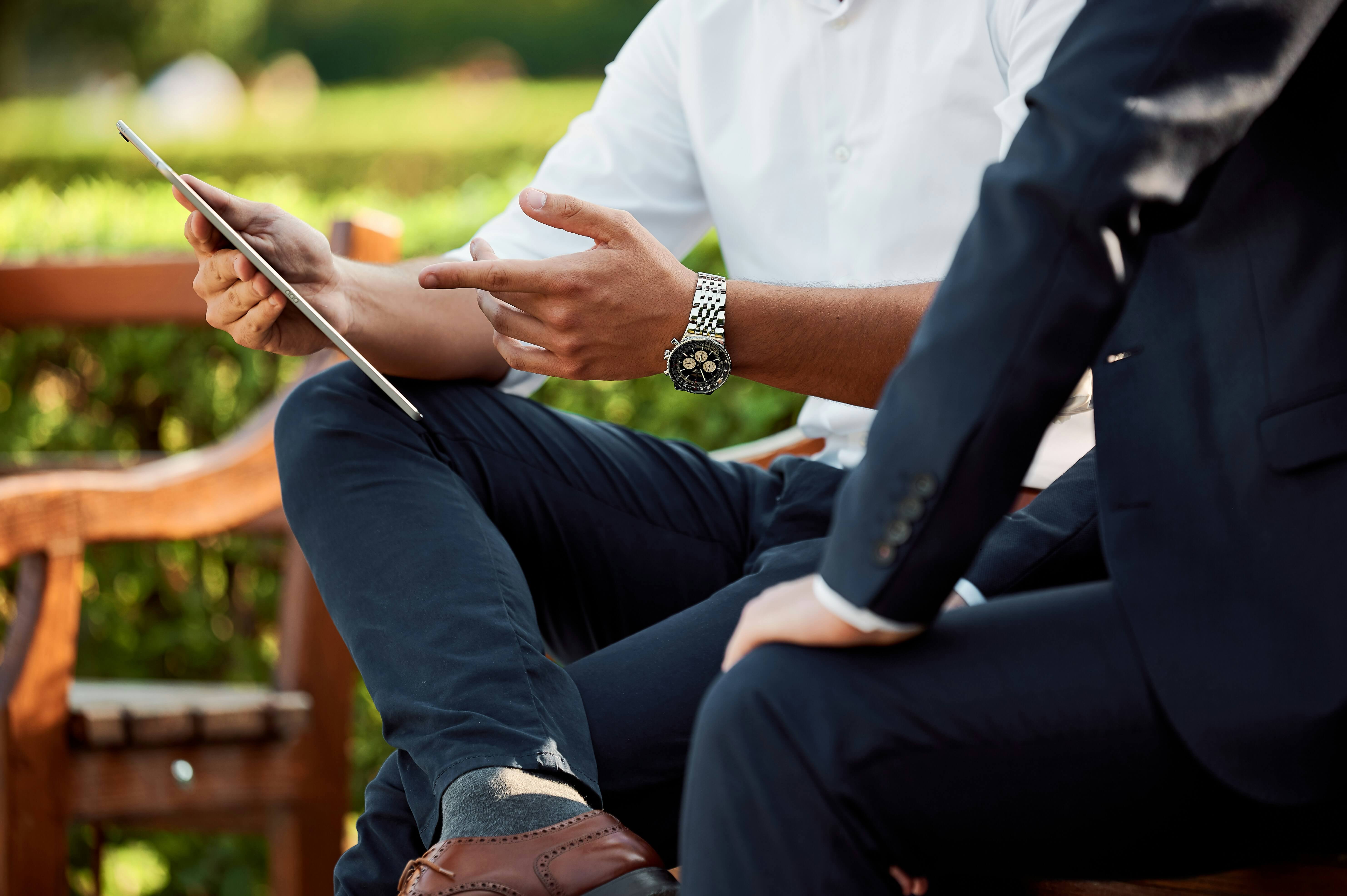 How Does webMethods Support B2B Integration Between Business Partners?
